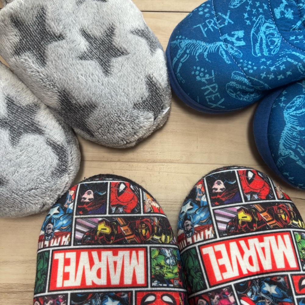 Marvel, T-Rex, Stars Bundle of Kid Slippers - Picture 6 of 6